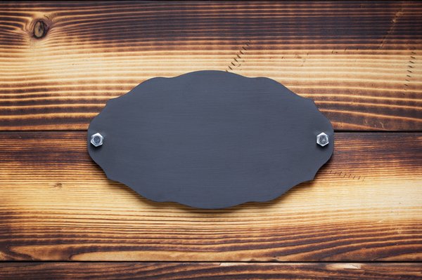 Comment nettoyer une plaque professionnelle ?